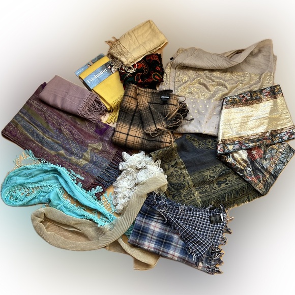 1️⃣3️⃣Lot of 13 Random Scarves-Varying Colors/Sizes/Brands/Materials/Conditions - Picture 15 of 17